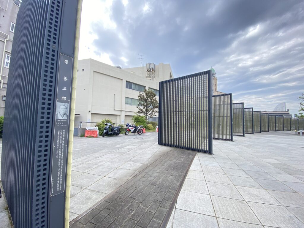 スクリーンパネル