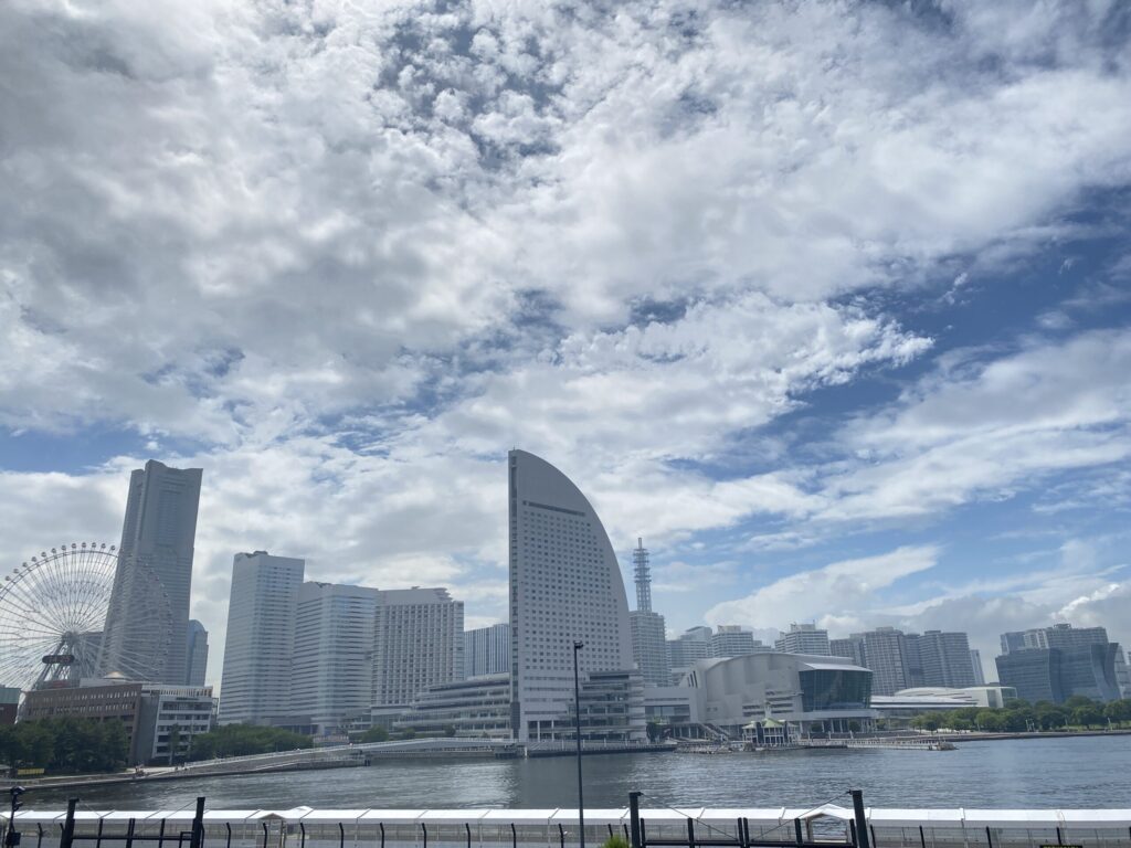 横浜ハンマーヘッドからみえるみなとみらい